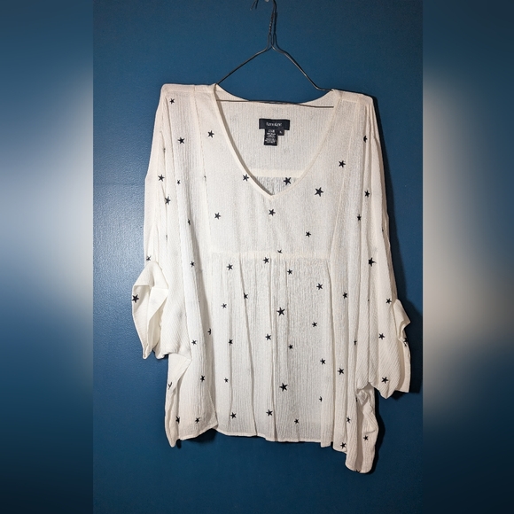 Karen Kane White Star Print Blouse - Picture 1 of 5